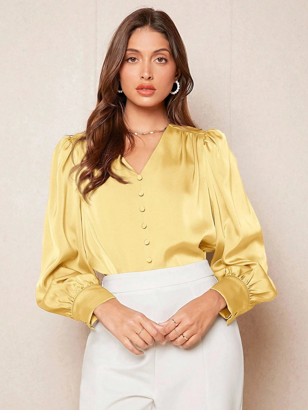 Blusa Acetinada Amarelo em Cetim Feminina | Elegância do PP ao GG