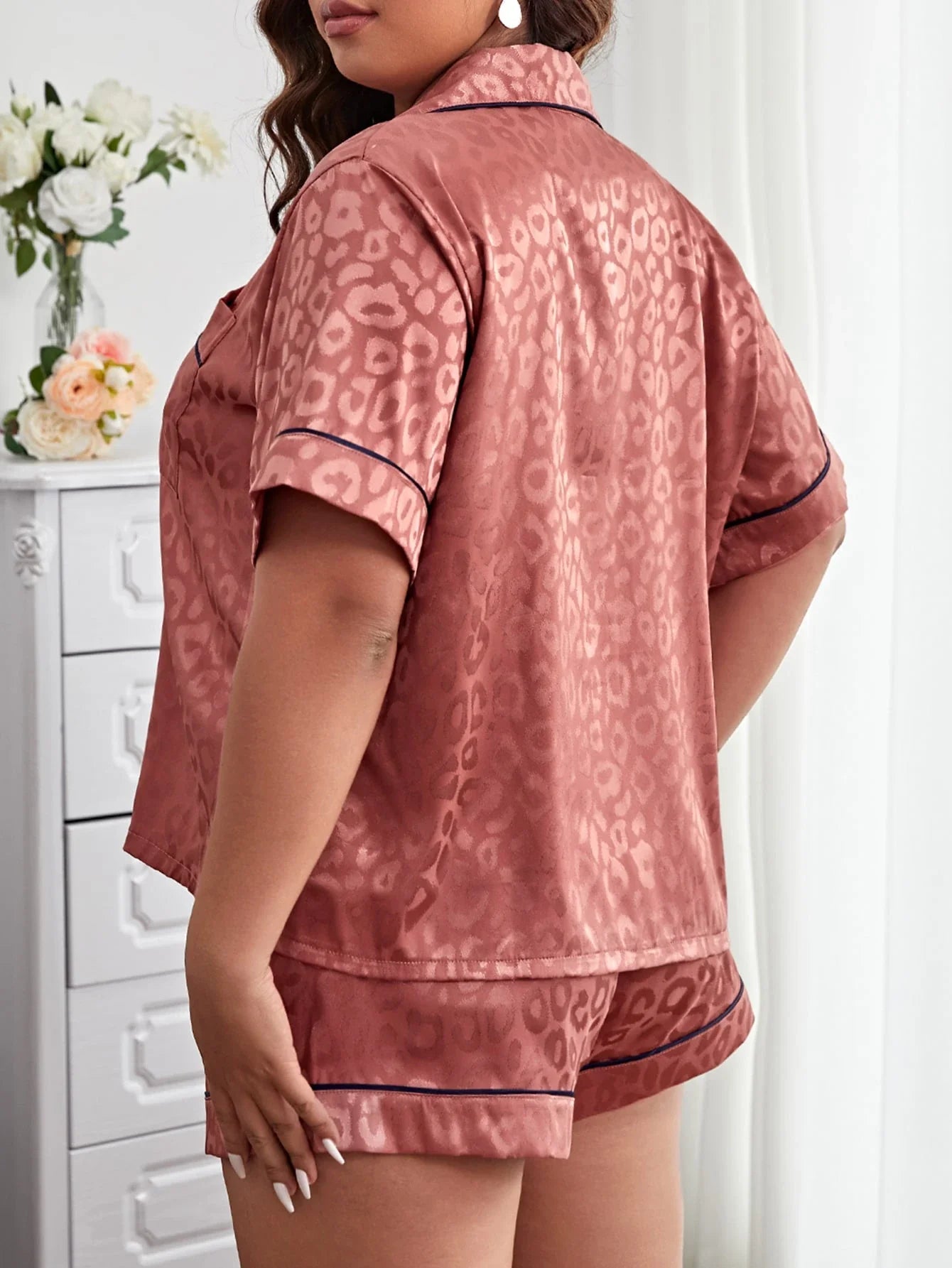 Pijama Feminino Plus Size de Cetim Rosa Onça – Nelima Moda (G1 ao G5)