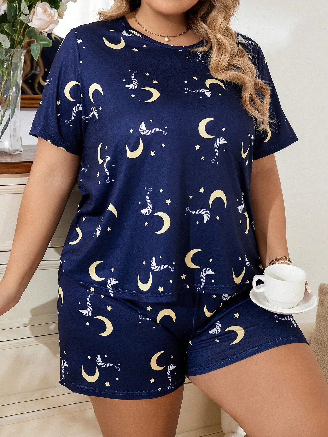 Pijama Feminino Plus Size Azul Marinho com Estampa de Luas e Estrelas – Conforto e Estilo Nelima Moda (G1 ao G5)