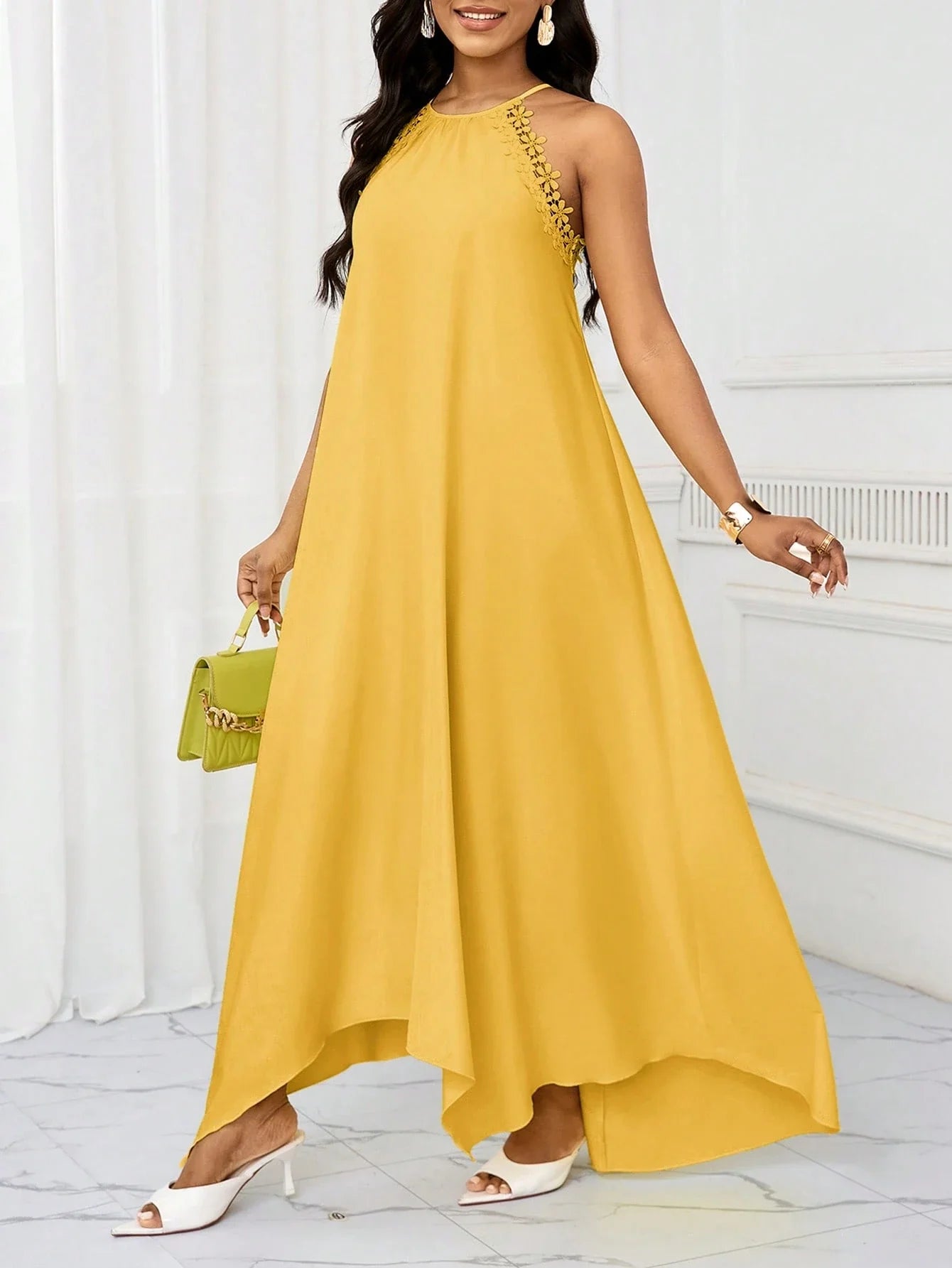 Vestido Longo Amarelo com Gola Halter – Elegância e Fluidez do P ao GG