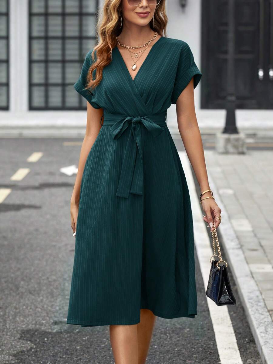 Vestido Camila Elegante Midi Decote V com Cinto