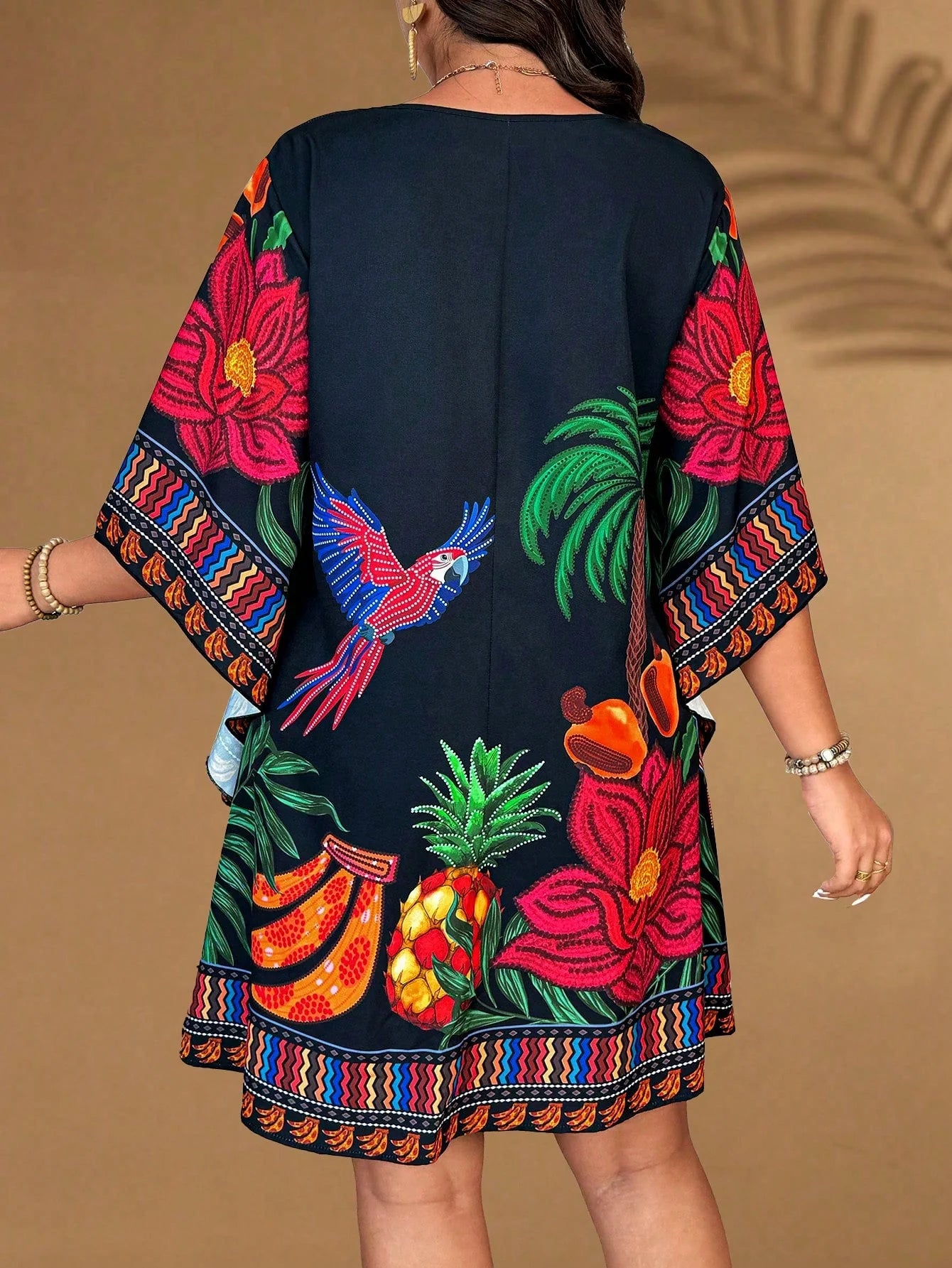 Vestido Curto Plus Size Estampado Tropical – Conforto e Estilo do G ao G4