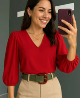 Blusa Feminina Vermelha em Crepe com Manga Bufante e Decote V – Elegância e Conforto