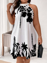 Vestido Curto Branco Plus Size com Estampa Floral Preta e Gola Halter – Do G ao G4