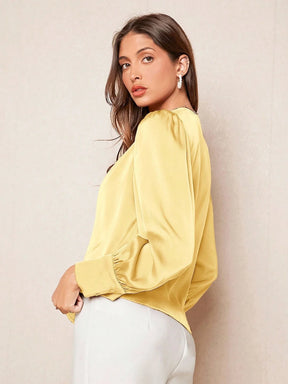 Blusa Acetinada Amarelo em Cetim Feminina | Elegância do PP ao GG