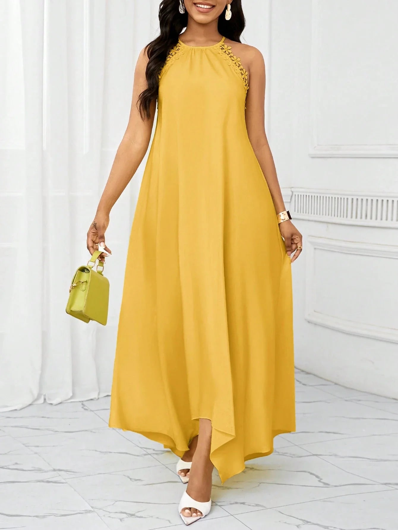 Vestido Longo Amarelo com Gola Halter – Elegância e Fluidez do P ao GG